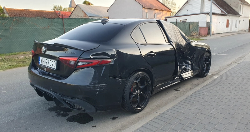 Alfa Romeo Giulia cena 48900 przebieg: 83527, rok produkcji 2018 z Zawichost małe 277